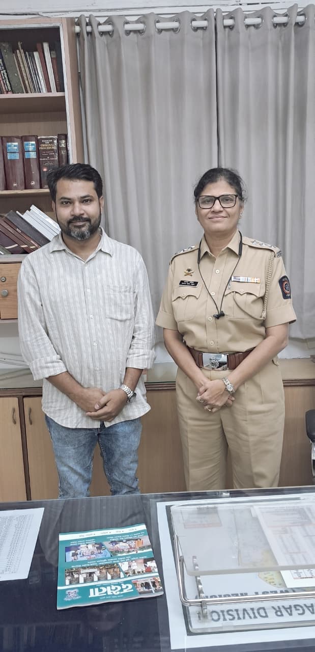 ACP Kalpana Gadekar with Draper Exclusive owner Mahfooz