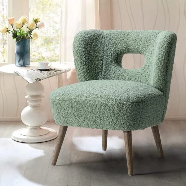 Accent chair in velvet