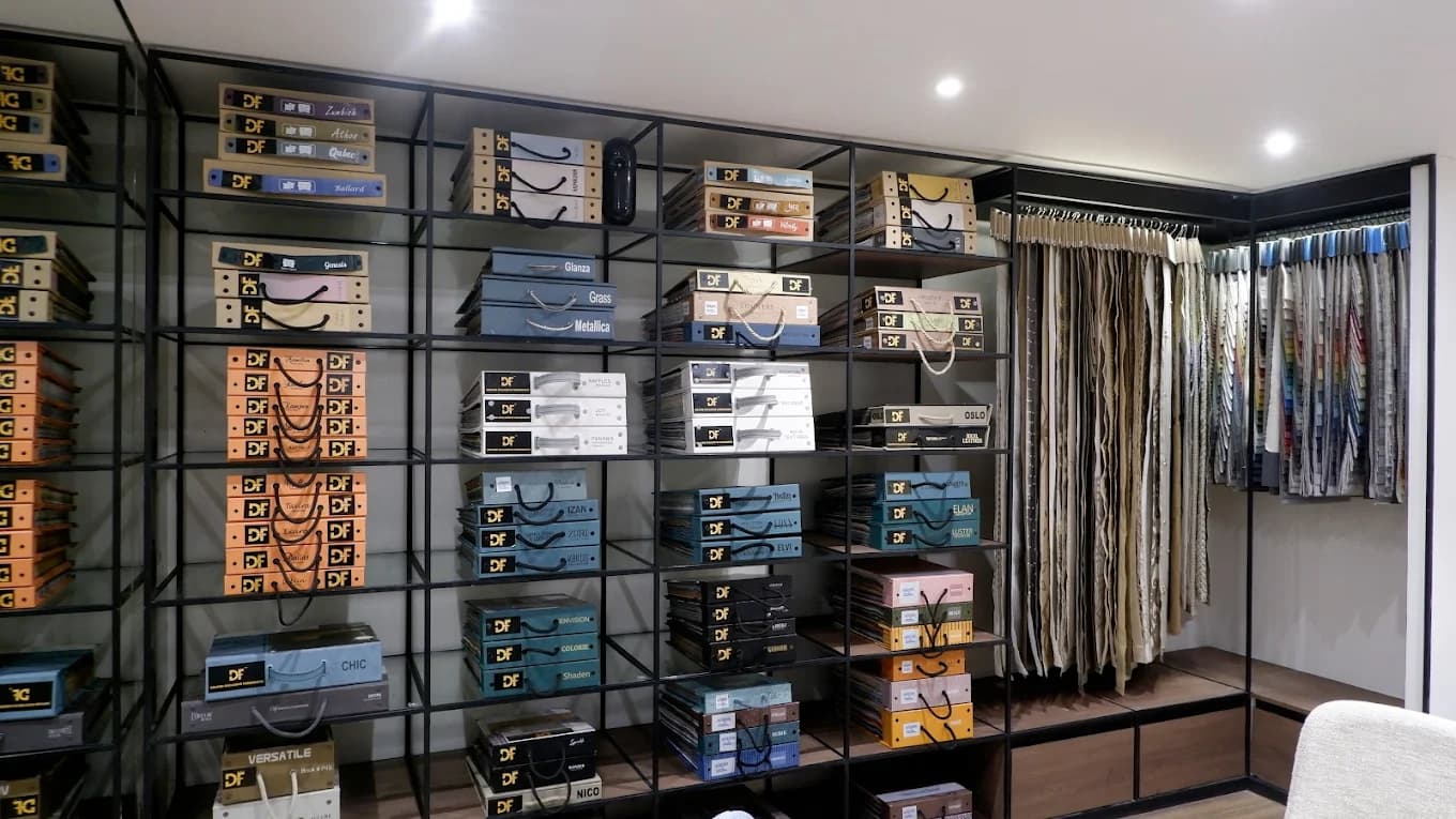 Curtain sample room